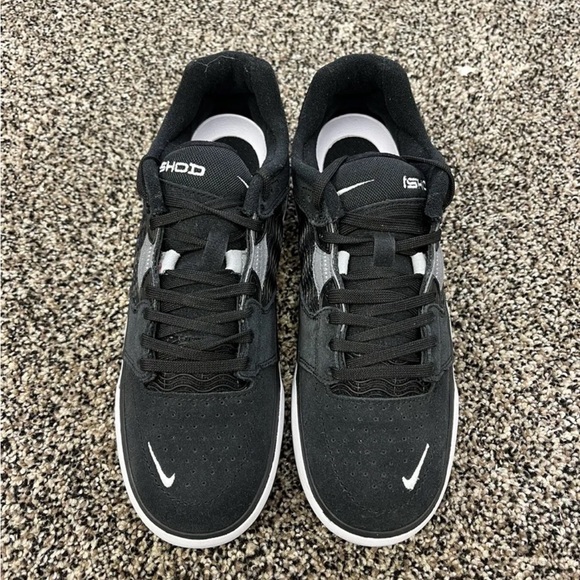 Nike Other - Nike SB Ishod Wair Mens Size 6 Black White Skate Sneakers Shoes DC7232-001